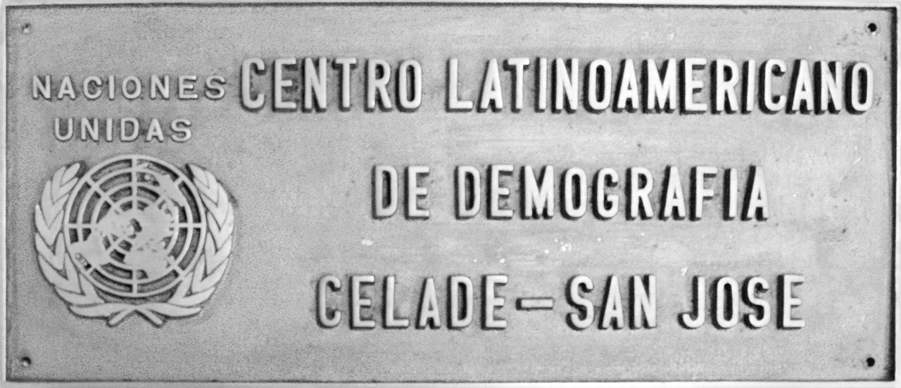 Placa de la subsede del Centro Latinoamericano de
                                                            Demografía
