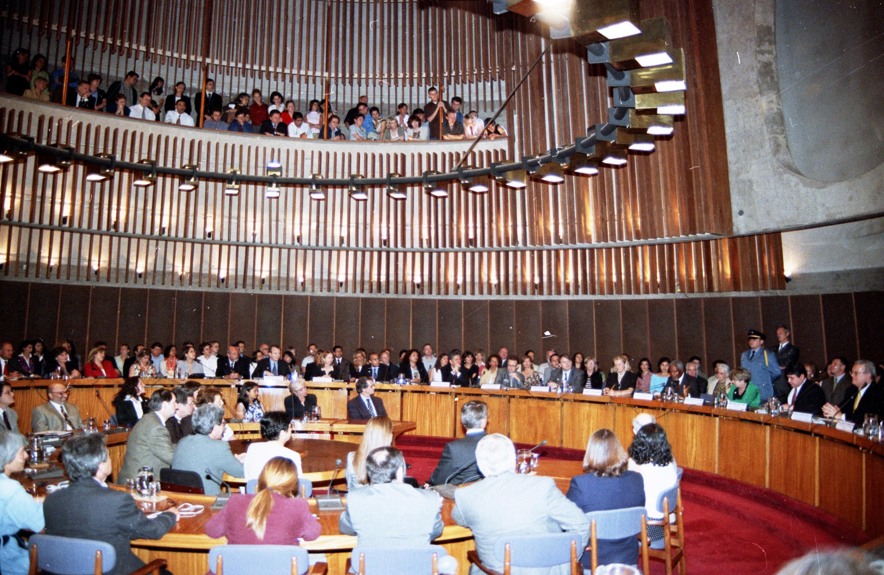 Visita Kofi Annan 2003