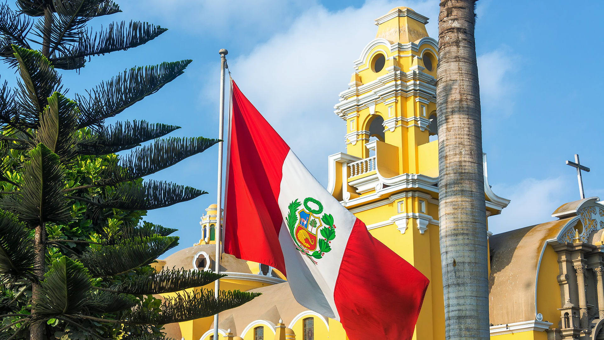 Bandera de Perú (Adobe Stock)