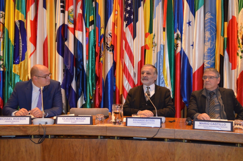 Eduardo Bitrán, vicepresidente ejecutivo de CORFO, Michael Roesch, asesor principal de GIZ y Mario Castillo, jefe de la Unidad de innovación y nuevas tecnologías de la CEPAL 