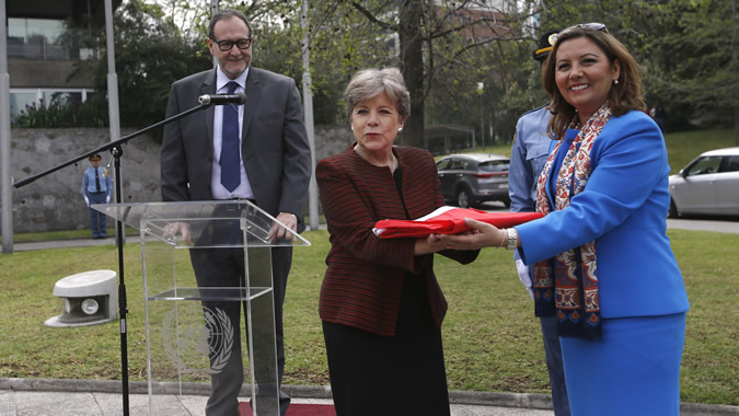 Alicia Bárcena, ECLAC’s Executive Secretary, and Naciye Gökçen Kaya, the Republic of Turkey’s Ambassador to Chile, during the ceremony.