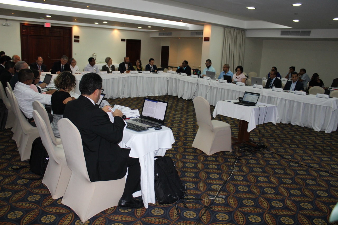 Foto de una reunión sobre la iniciativa ECC-CARD en la cual participó la CEPAL y socios nacionales y regionales.