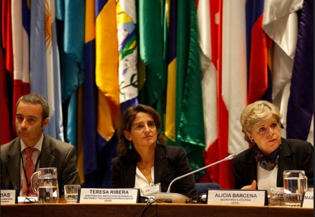 Fernando Farías, Teresa Ribera y la Secretaria Ejecutiva de Cepal, Alicia Bárcena