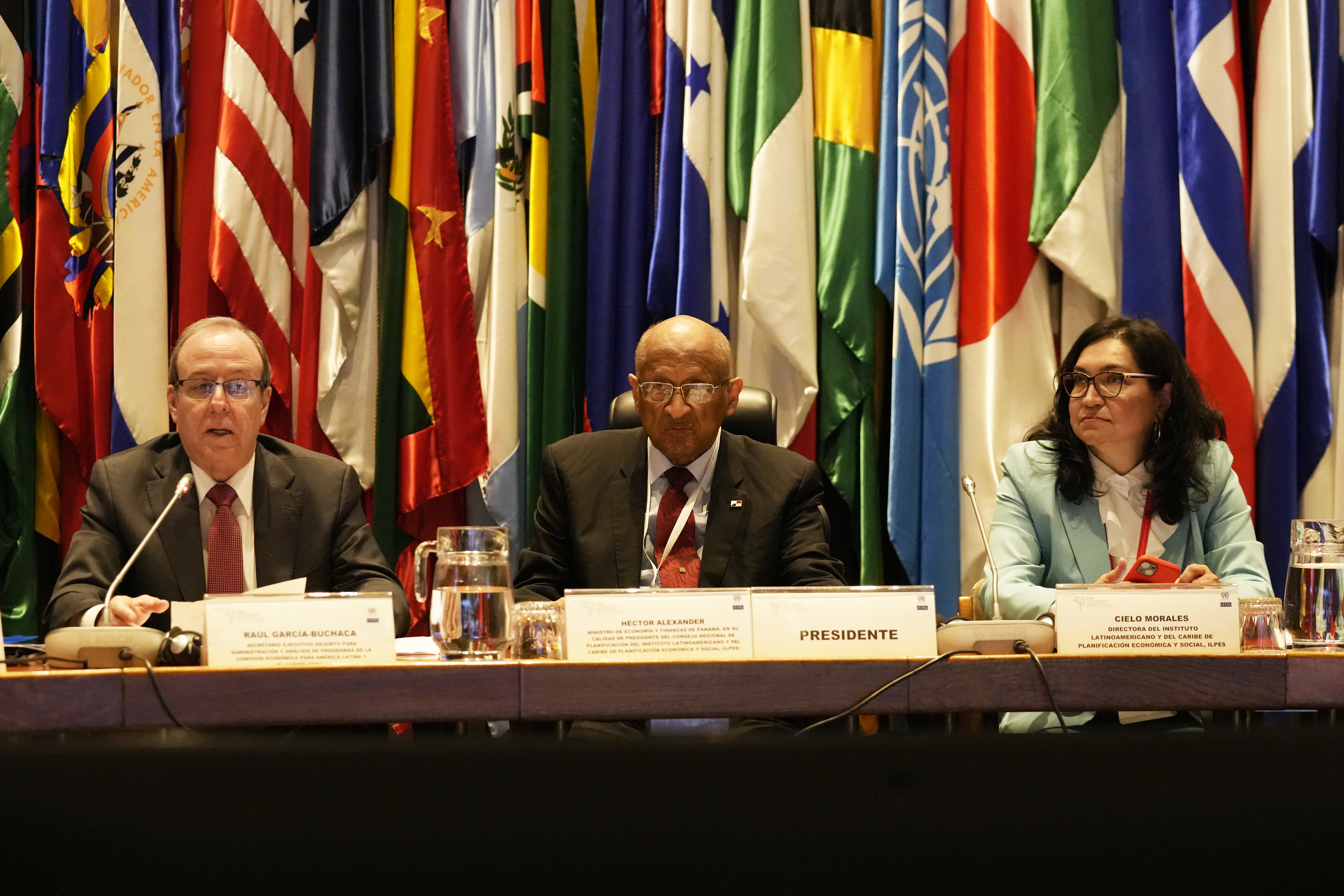 From right to left, Cielo Morales, Director of ILPES; Héctor Alexander, Minister of Economy and Finance of Panama, and Raúl García-Buchaca, Deputy Executive Secretary for Management and Programme Analysis of  ECLAC.