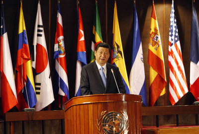 El Vicepresidente de la República Popular China, Xi Jinping, durante su conferencia magistral en la sede de la CEPAL, en Santiago, Chile.