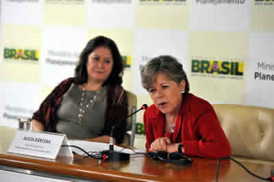 La Secretaria Ejecutiva de la CEPAL, Alicia Bárcena, y la Ministra de Planejamento, Orçamento e Gestão (MPOG)  de  Brasil, Miriam Belchior, durante la inauguración del seminario.