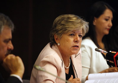 La Secretaria Ejecutiva de la CEPAL, Alicia Bárcena, durante la presentación del Balance preliminar de las economías de América Latina y el Caribe 2012.