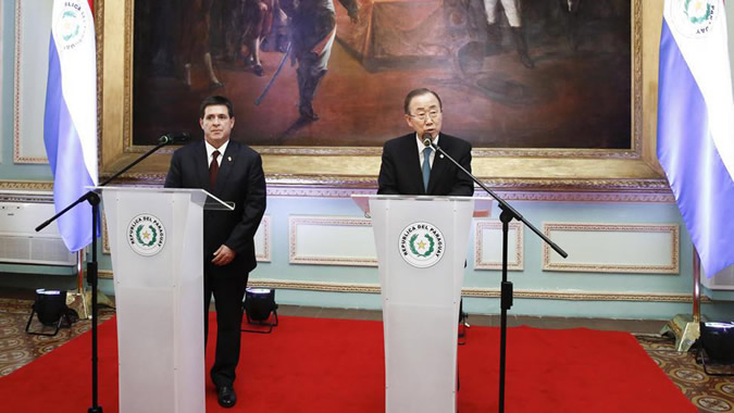 Secretary-General Ban Ki-moon meets with President Horacio Cartes Jara at the Government Palace. 