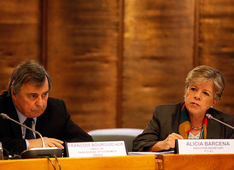 François Bourguignon, Director de la Escuela de Economía de París, y Alicia Bárcena, Secretaria Ejecutiva de la CEPAL, inauguraron el Foro Económico ALC-UE 2013.