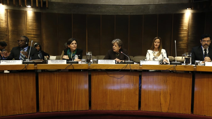 From left to right, Dennis St. E Kellman, Minister of Housing, Lands and Rural Development, Barbados; Paulina Saball, Minister of Urbanism and Housing, Chile; Alicia Bárcena, Executive Secretary of the ECLAC; María Soledad Nuñoz, Minister for Housing and Habitat. Paraguay, and Elkin Velásquez, Director of the Regional Office of UN-Habitat for Latin America and the Caribbean.