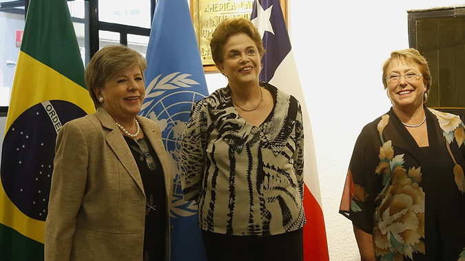 ECLAC Executive Secretary Alicia Bárcena (left), along with the Presidents of Brazil, Dilma Rousseff, and Chile, Michelle Bachelet.