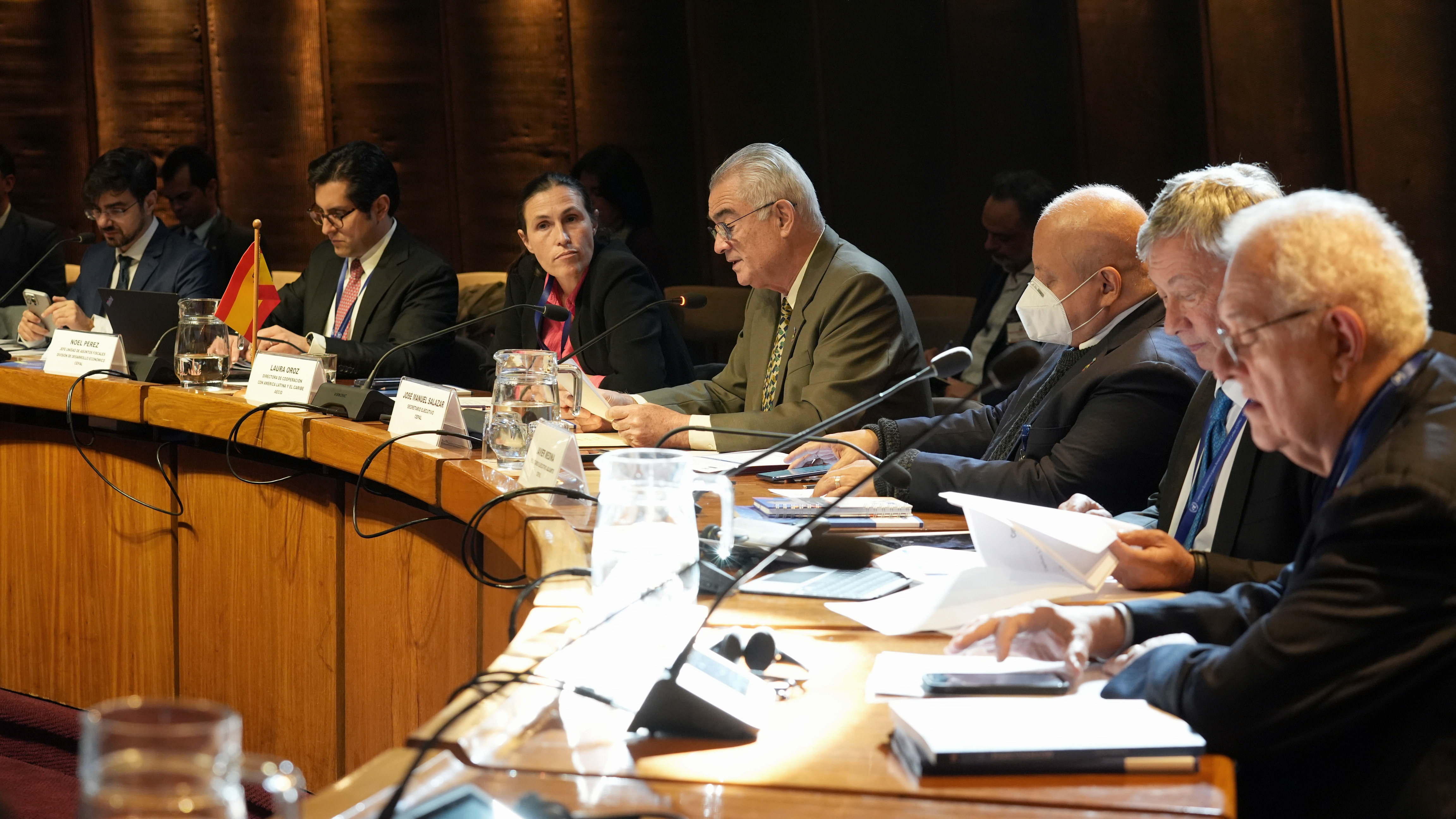 Fotografía da mesa principal do XXXVI Seminário Regional de Política Fiscal