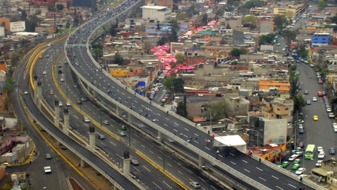 Photo of an express highway in Mexico City.