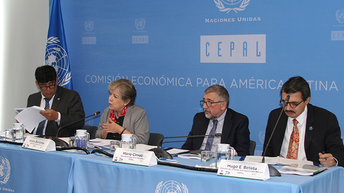 Alicia Bárcena, Executive Secretary of ECLAC, presented the report in Mexico City