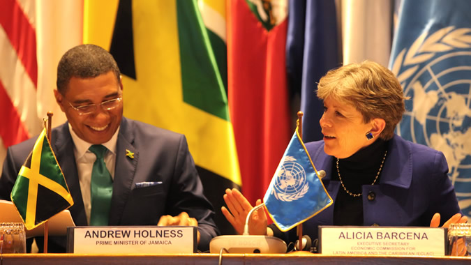 The Prime Minister of Jamaica, Andrew Holness, with ECLAC Executive Secretary, Alicia Bárcena.