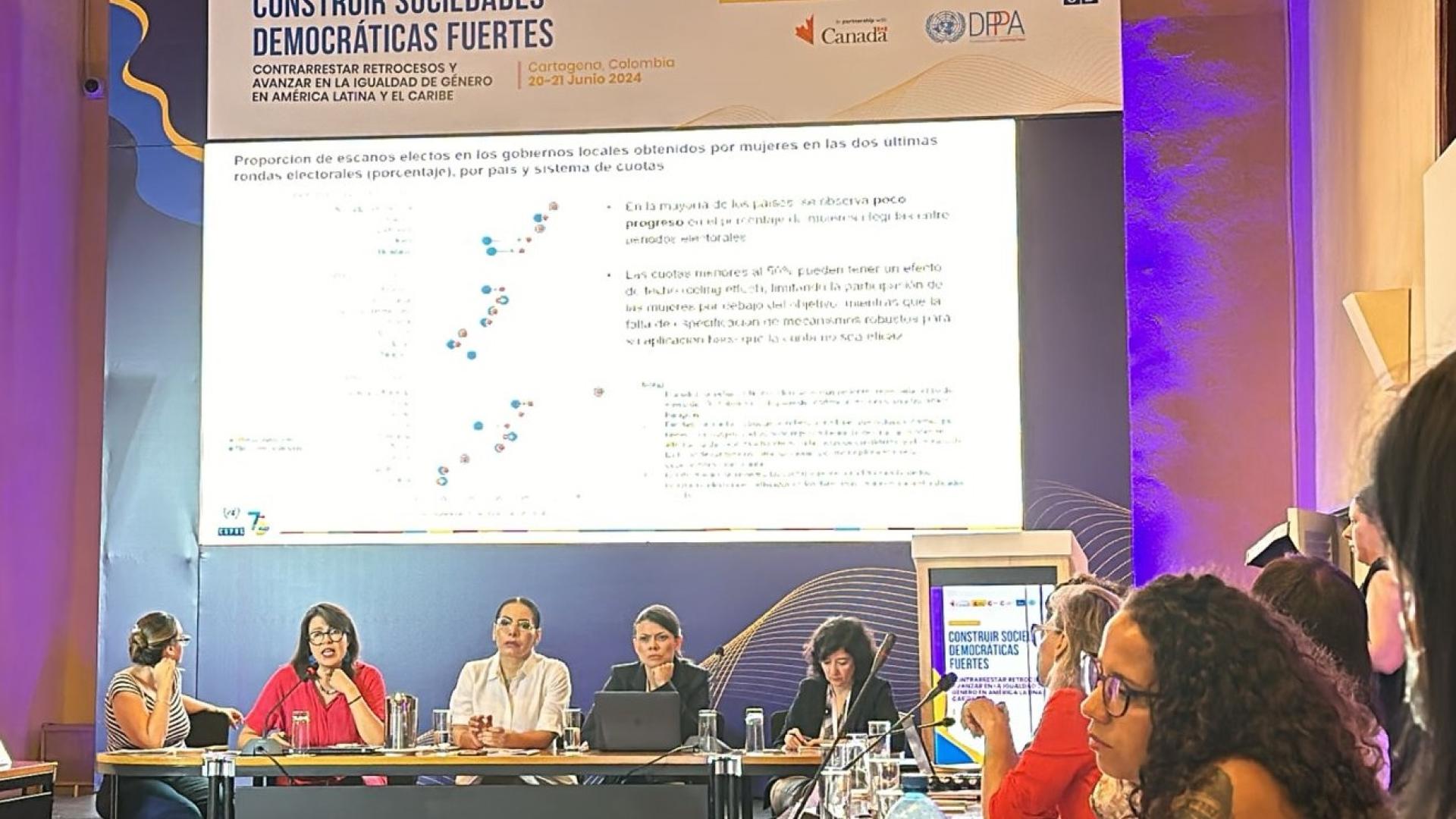 Karen García Rojas, Estadística de la División de Asuntos de Género de la CEPAL, participó en la sesión titulada “América Latina y el Caribe.30 años de democracia paritaria y participación”