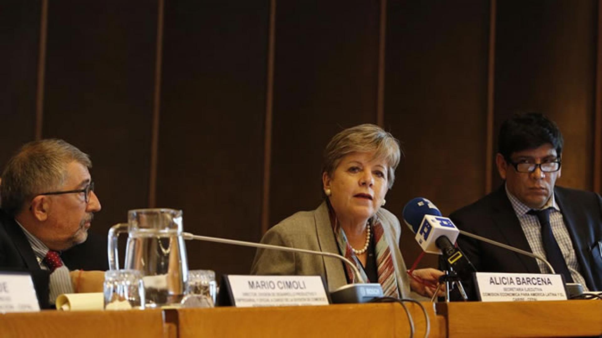 Alicia Bárcena, Executive Secretary of ECLAC, during the presentation of the report.