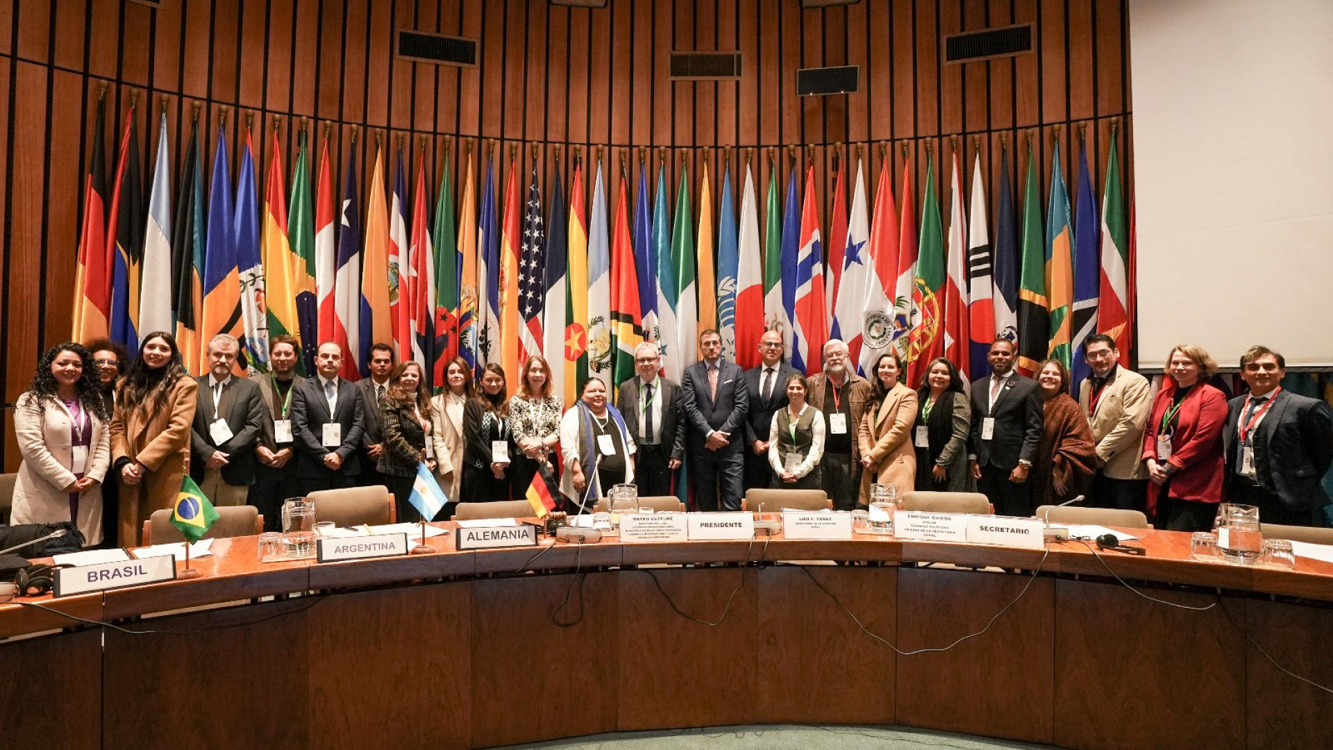 Foto grupal de los delegados asistentes