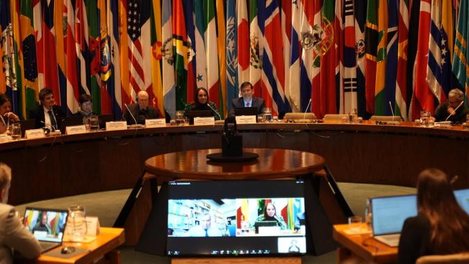 foto de los participantes en el conversatorio