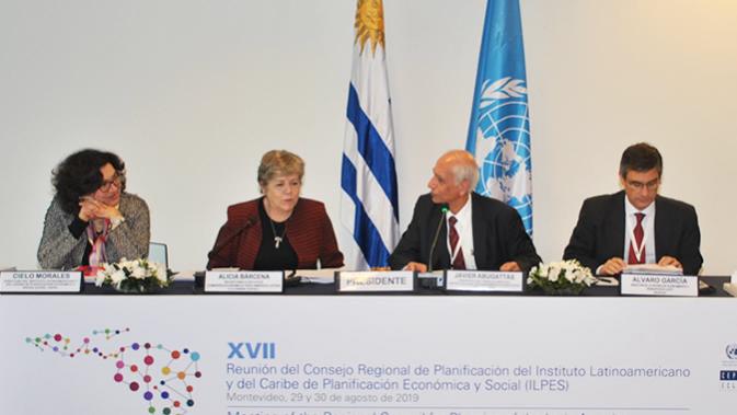 Panel de inauguración de la XVII Reunión del Consejo Regional de Planificación.