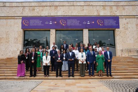 Family photo of the Fifth session of the Regional Conference on Population and Development in Latin America and the Caribbean.