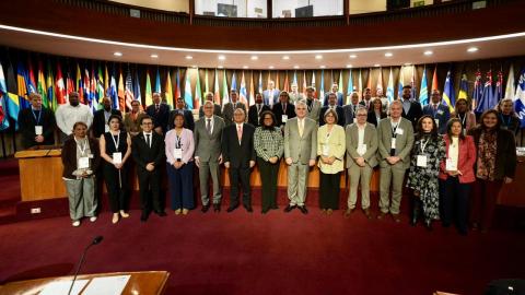 Family photo of the Fifth session of the twenty-third meeting of the Executive Committee of the Statistical Conference of the Americas of ECLAC.