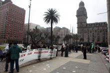 Trabajadores uruguayos protestan.