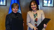 La Secretaria Ejecutiva de la CEPAL, Alicia Bárcena, y la Embajadora de Francia en Chile, Caroline Dumas.