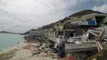Foto de la destrucción dejada por los huracanes en el Caribe