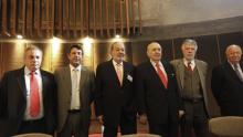 El Secretario Ejecutivo Adjunto de la CEPAL, Antonio Prado, junto a los miembros del Círculo de Montevideo.