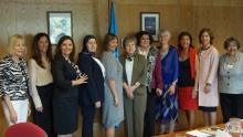foto de la Secretaria Ejecutiva con las Embajadoras