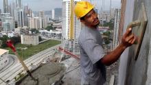 Foto de un trabajador en una construcción
