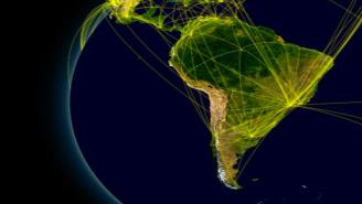 Mapa de América Latina con líneas relacionando las ciudades (rutas de vuelo)